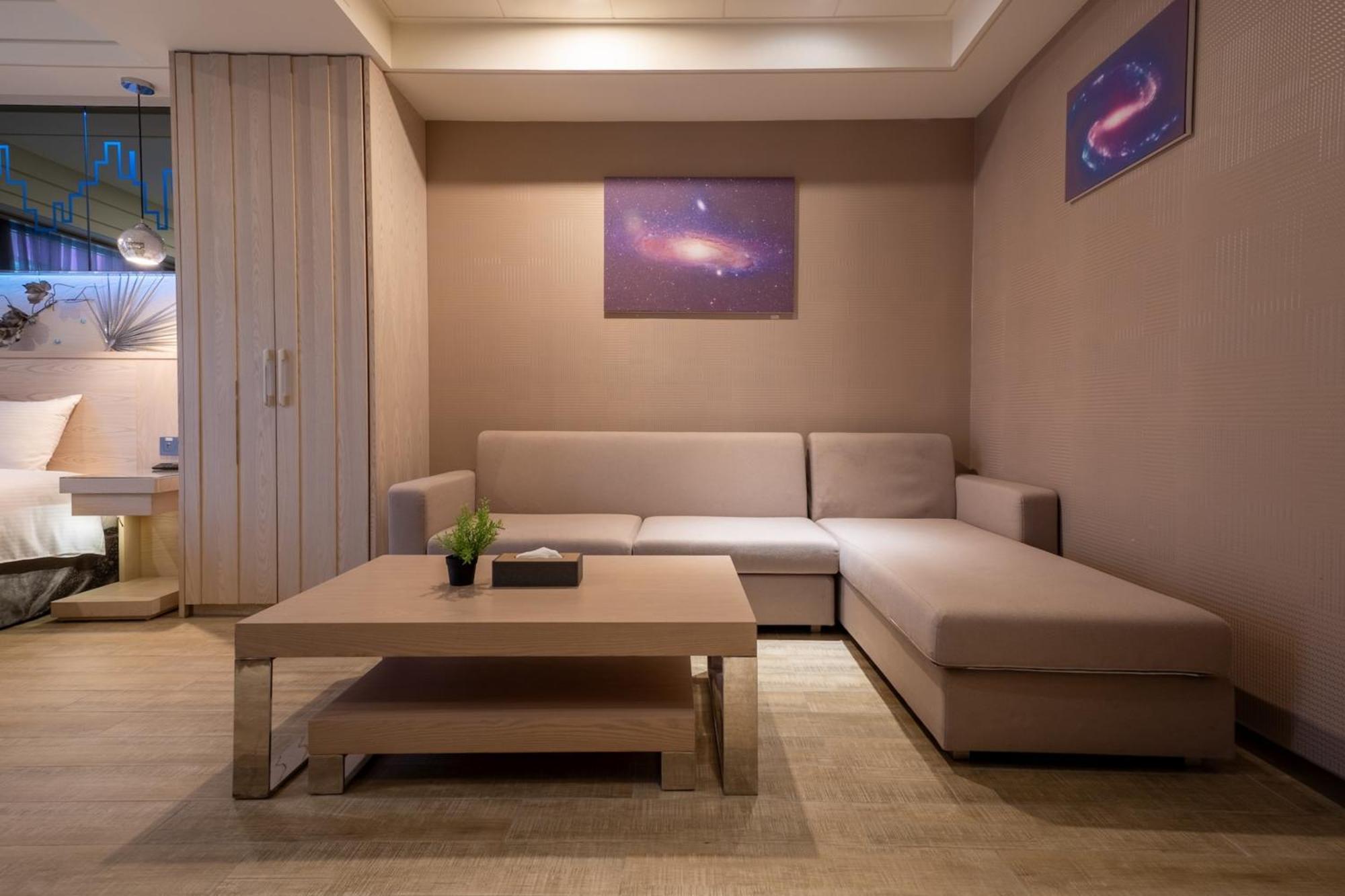 Guide Hotel Taichung Ziyou Exterior photo