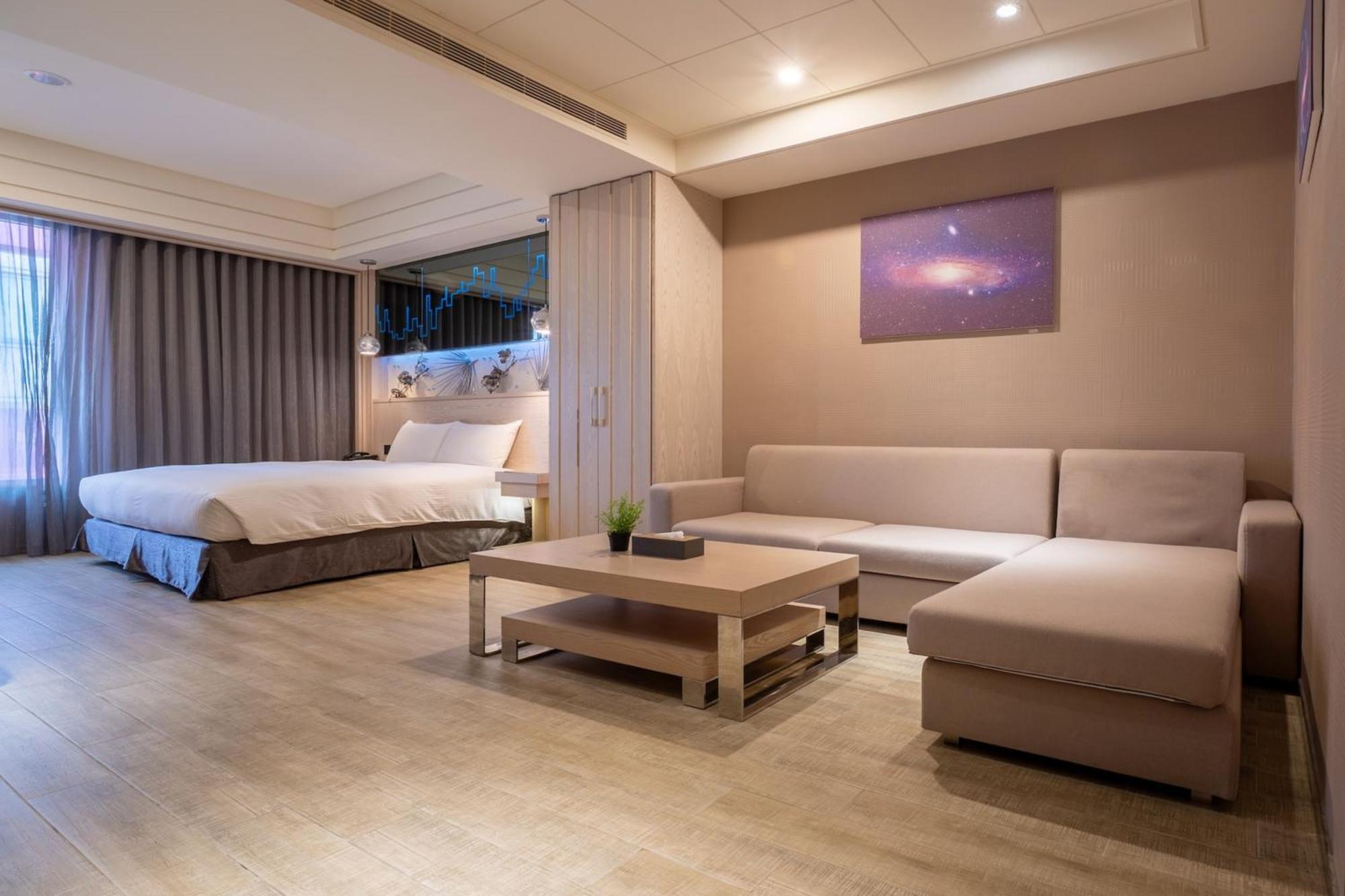 Guide Hotel Taichung Ziyou Exterior photo