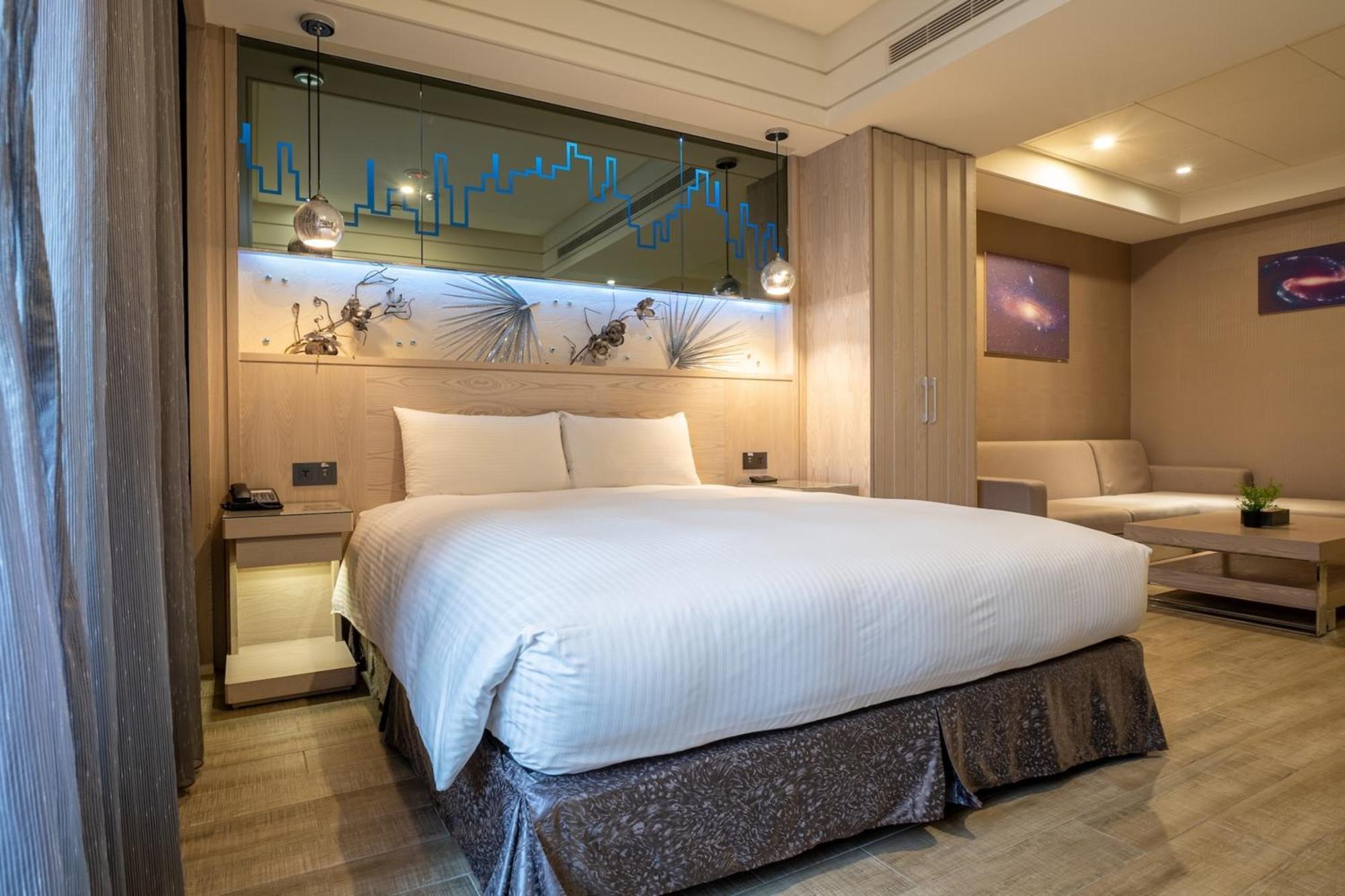 Guide Hotel Taichung Ziyou Exterior photo