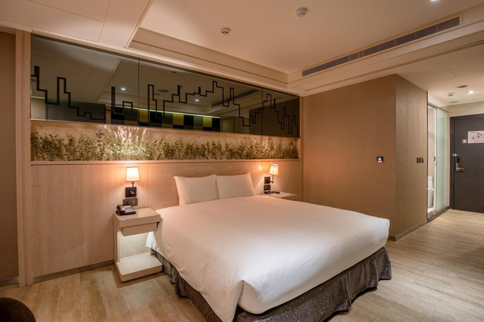 Guide Hotel Taichung Ziyou Exterior photo