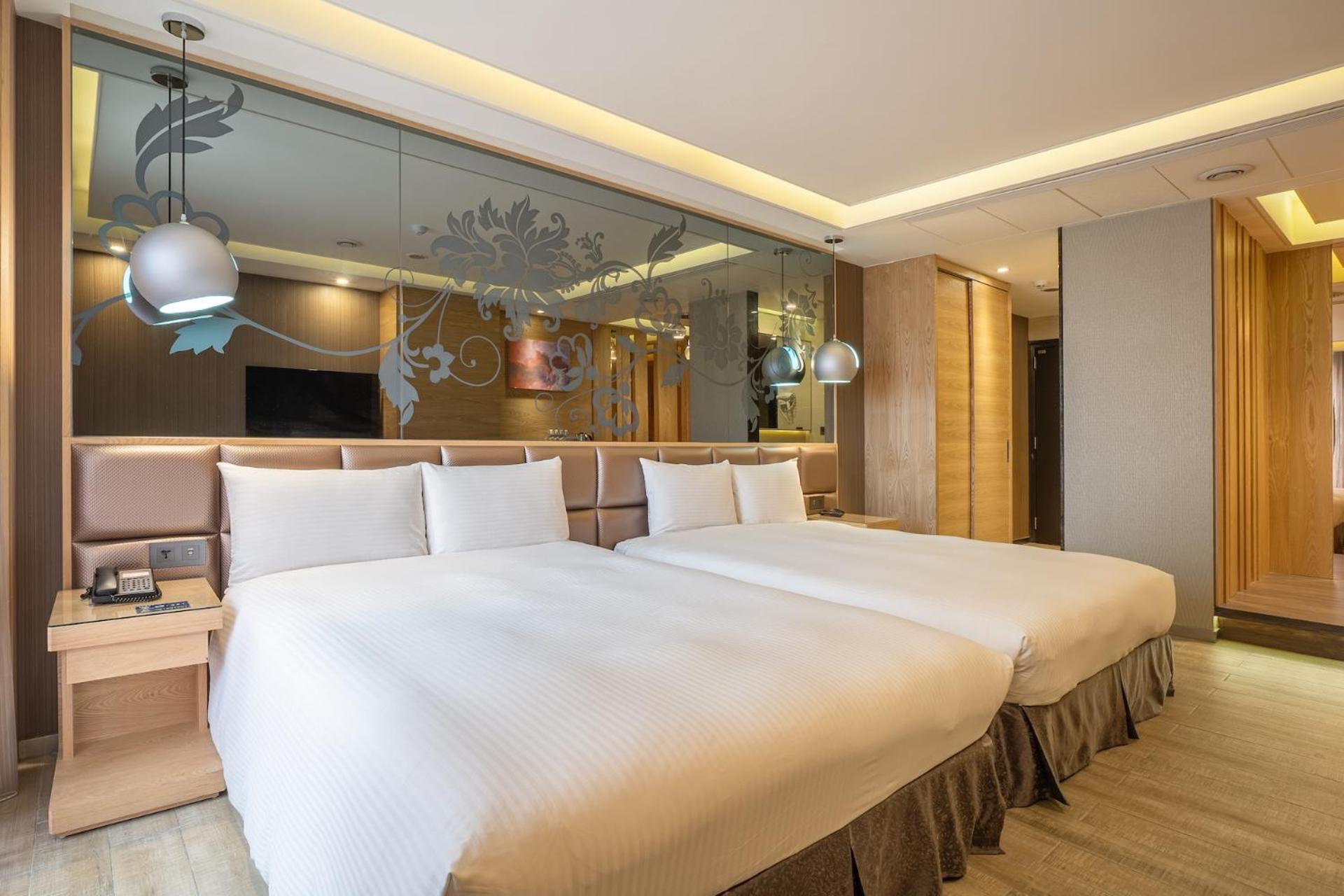Guide Hotel Taichung Ziyou Exterior photo