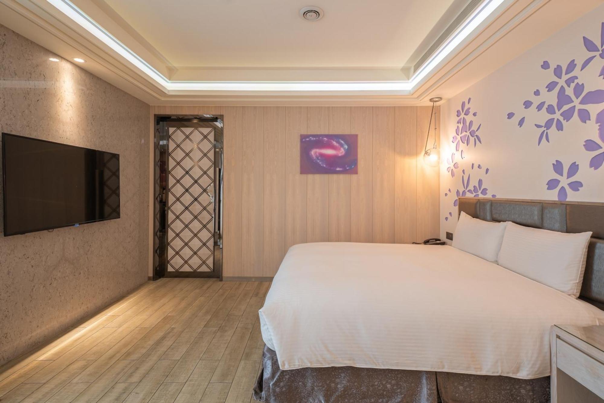 Guide Hotel Taichung Ziyou Exterior photo