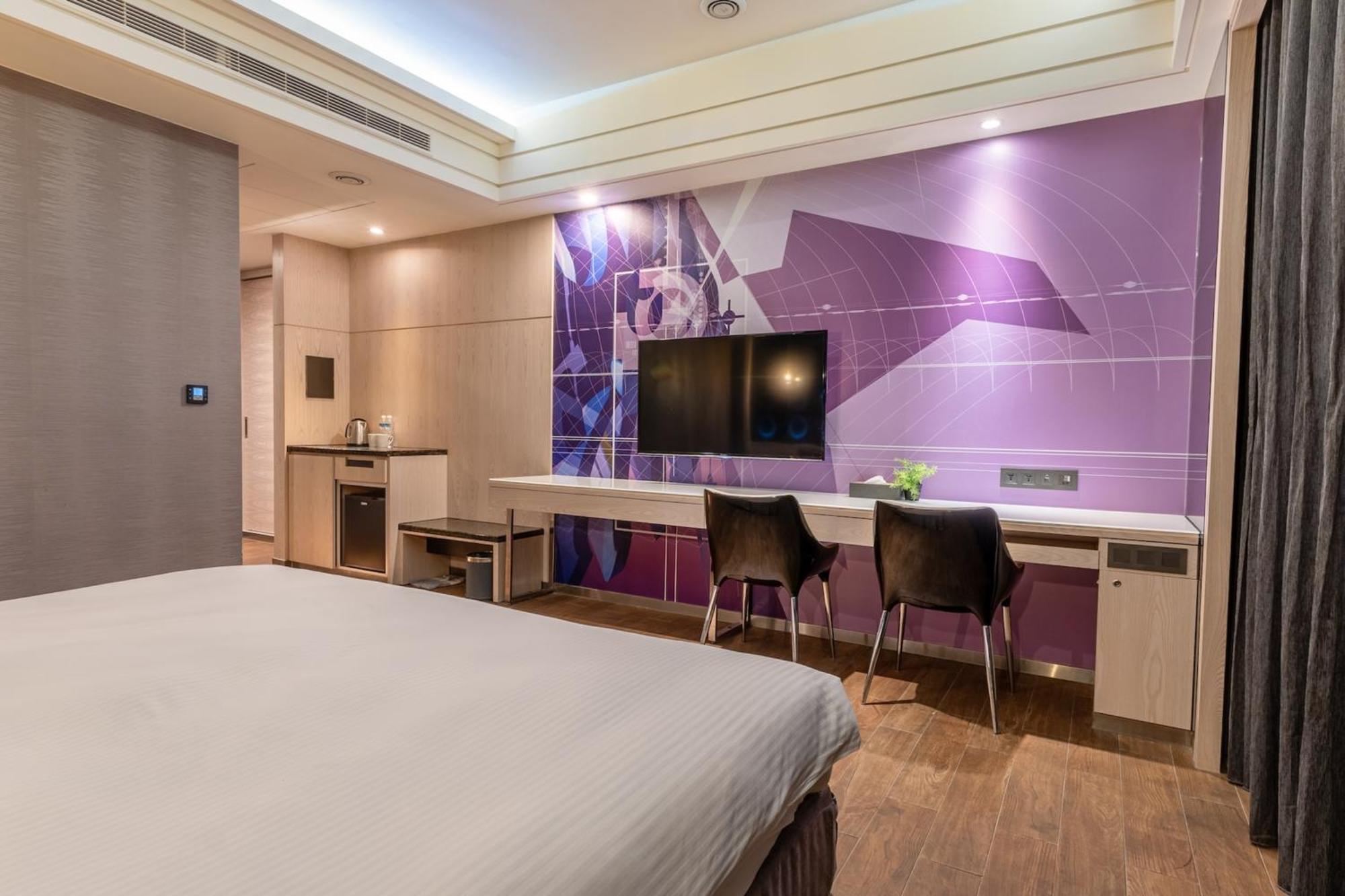 Guide Hotel Taichung Ziyou Exterior photo