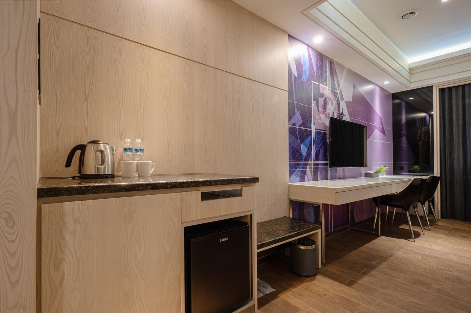 Guide Hotel Taichung Ziyou Exterior photo