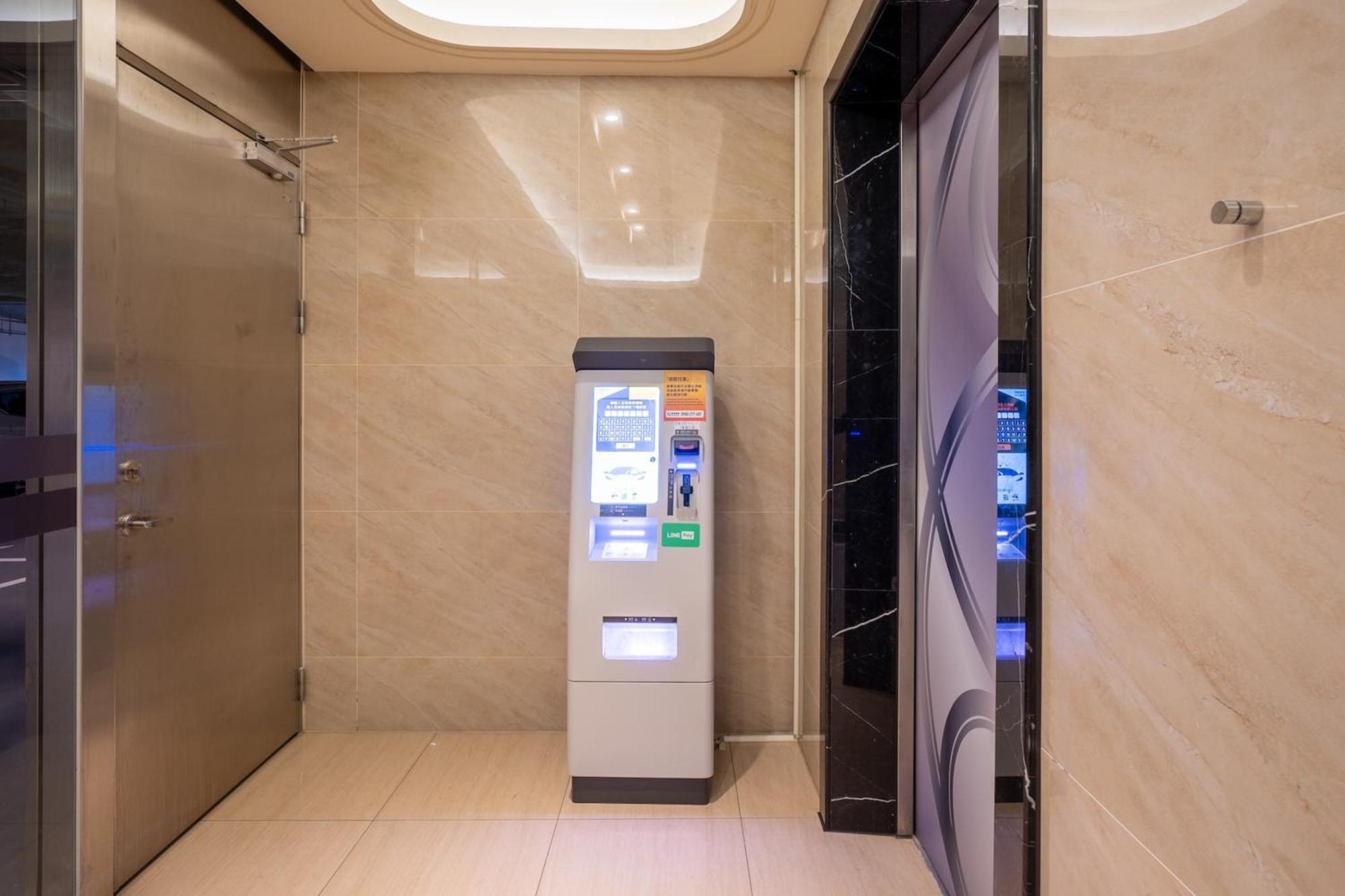 Guide Hotel Taichung Ziyou Exterior photo