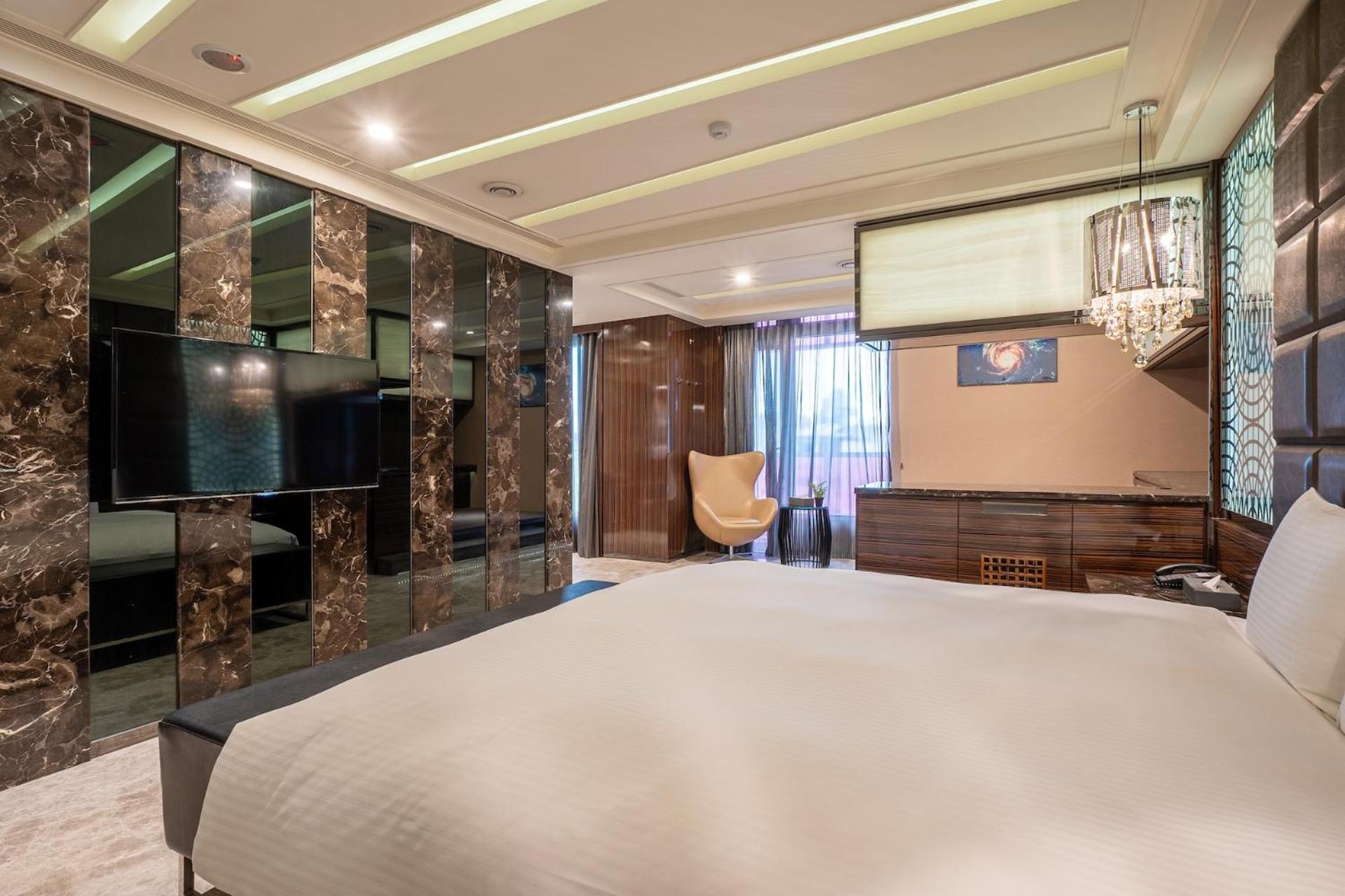 Guide Hotel Taichung Ziyou Exterior photo