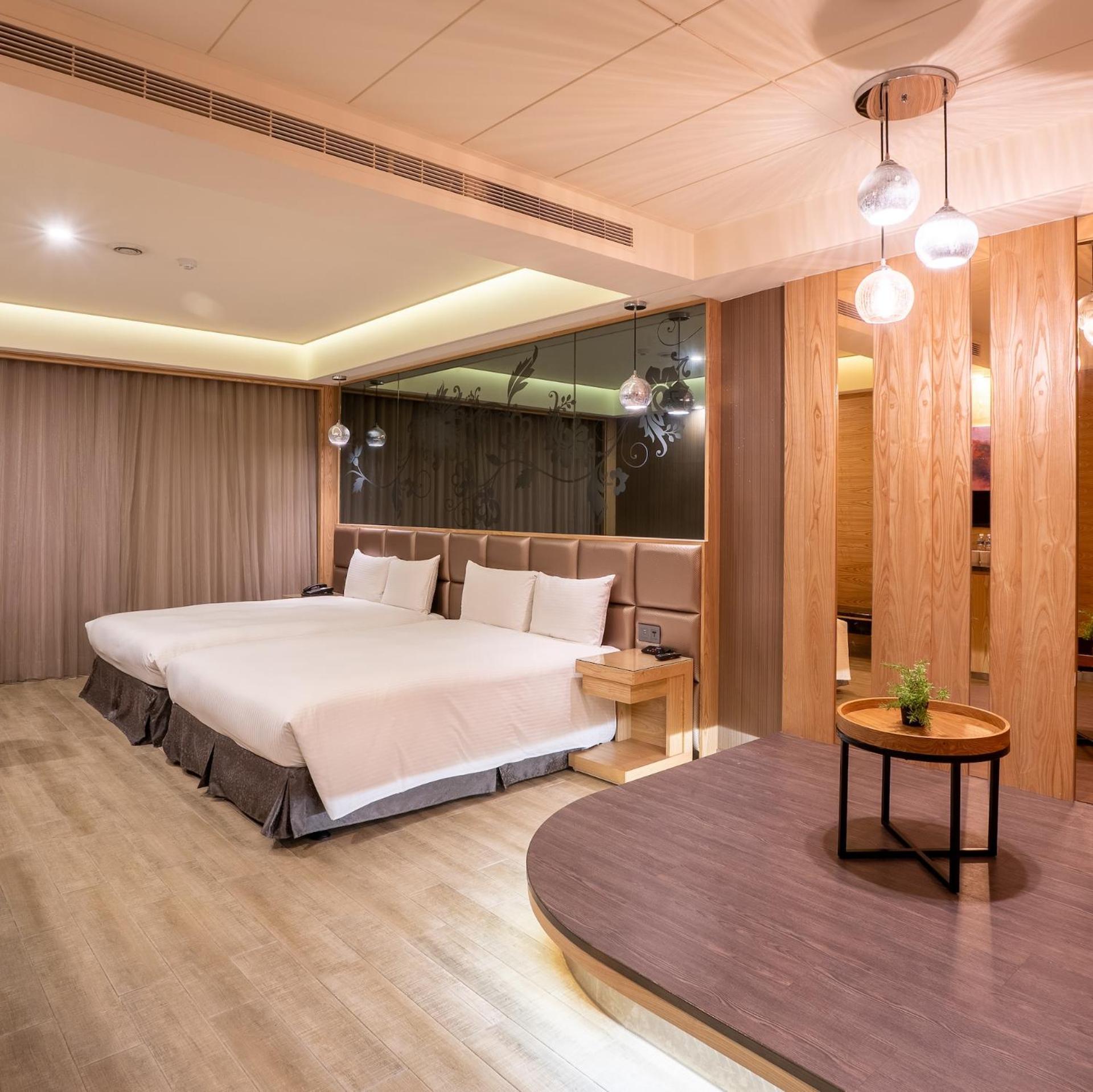 Guide Hotel Taichung Ziyou Exterior photo