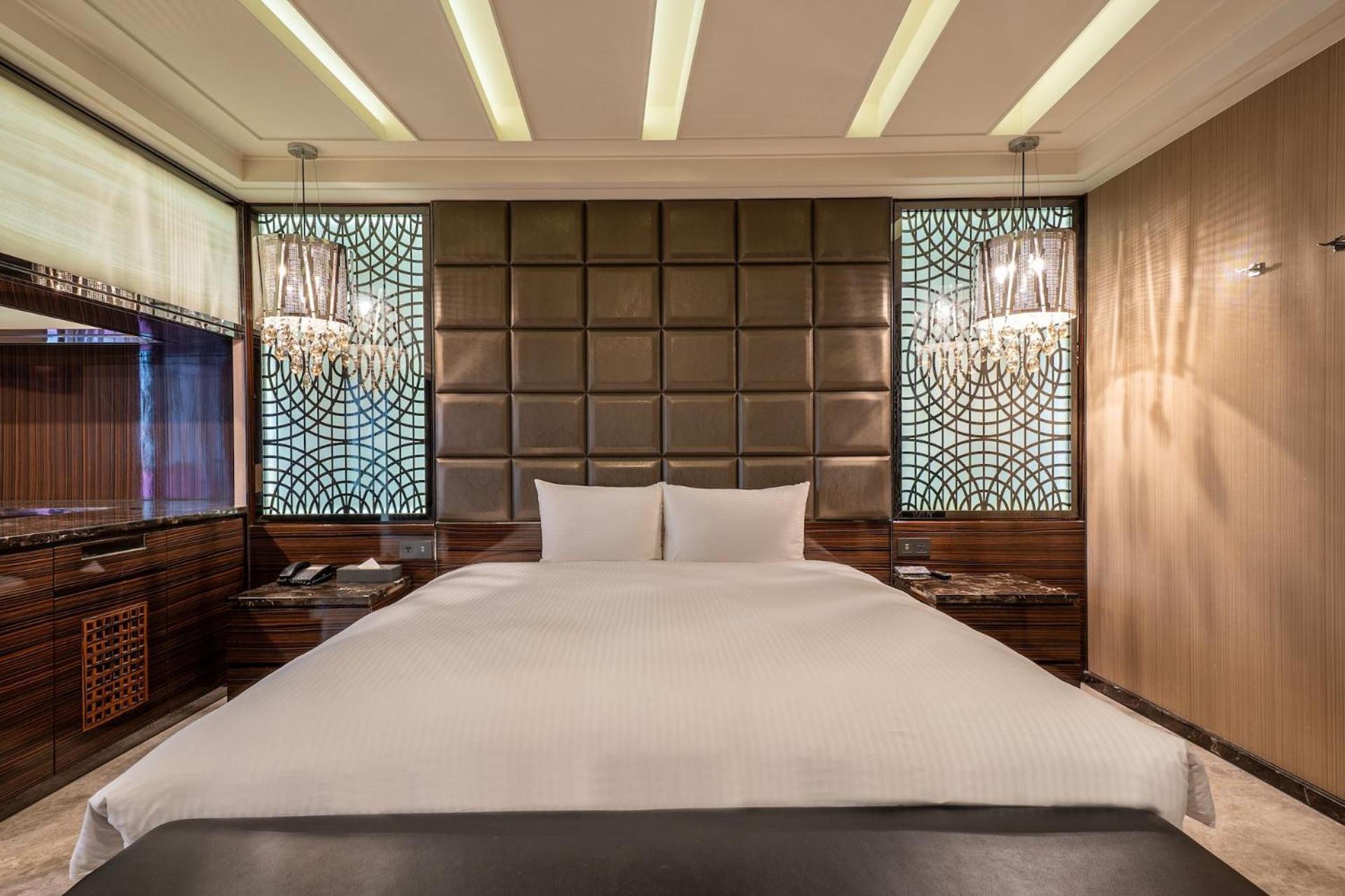Guide Hotel Taichung Ziyou Exterior photo