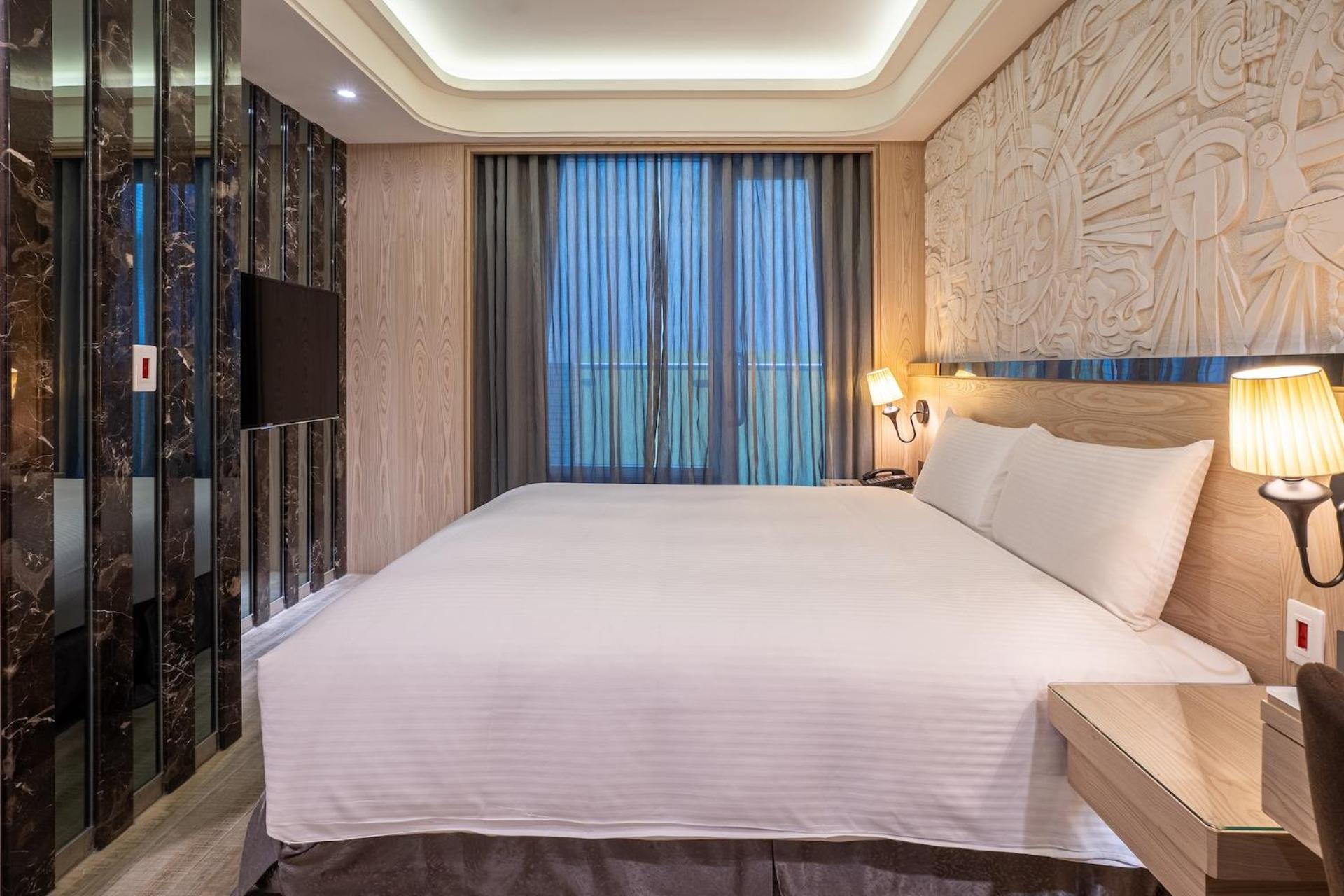 Guide Hotel Taichung Ziyou Exterior photo