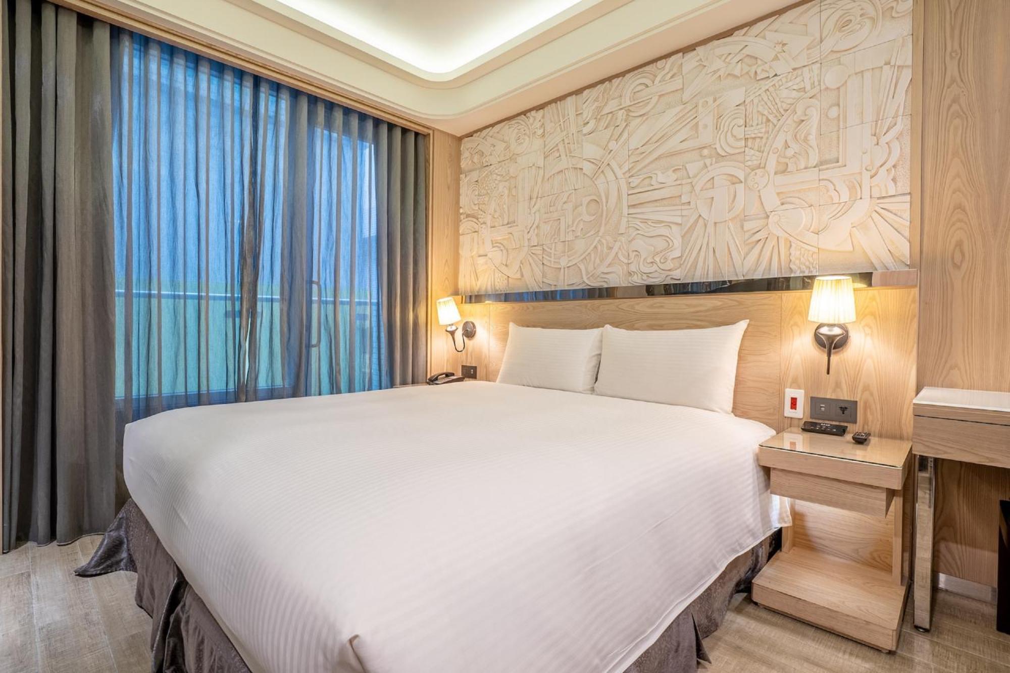 Guide Hotel Taichung Ziyou Exterior photo