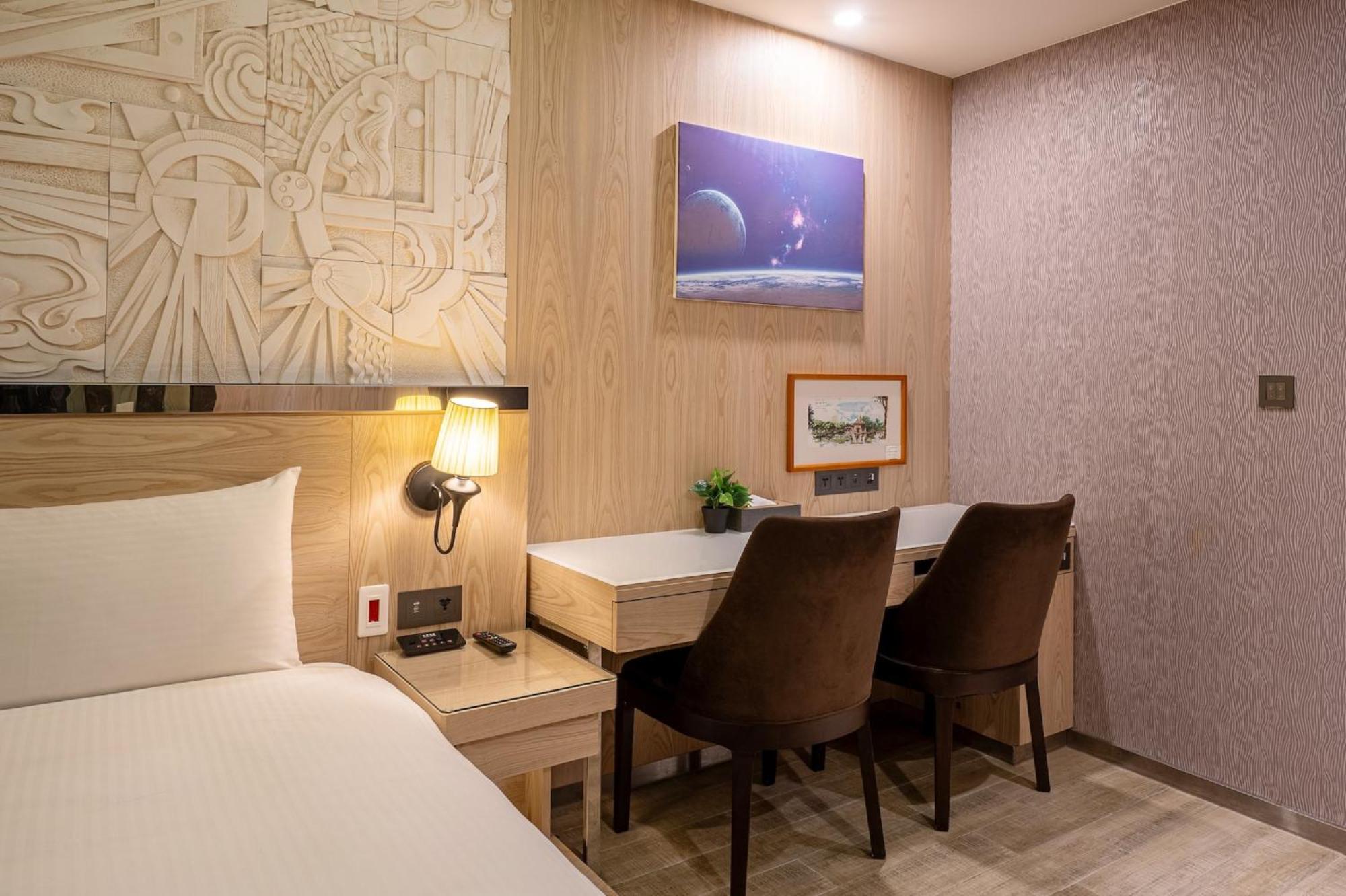 Guide Hotel Taichung Ziyou Exterior photo